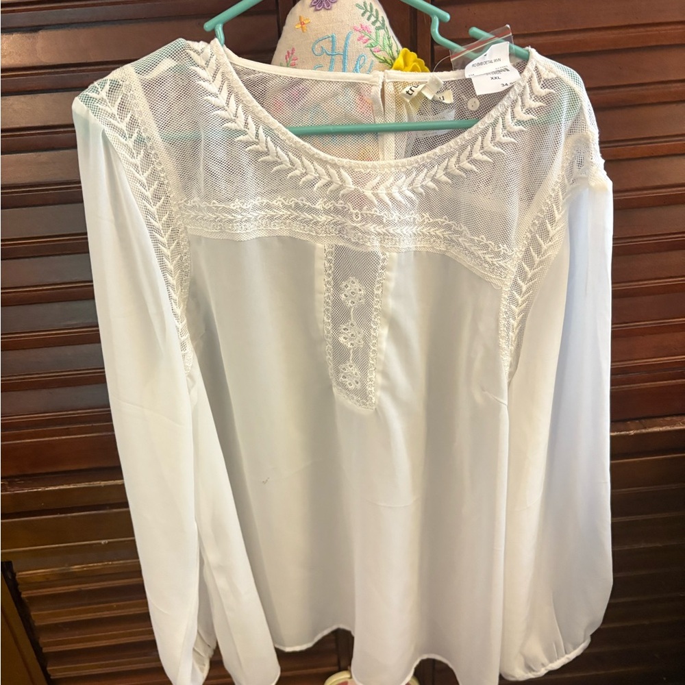Lightweight White Lace-Yoke Long Sleeve Blouse